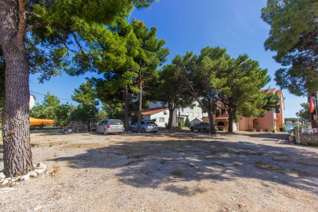 Villa Bozena โบรดาริตซา ภายนอก รูปภาพ